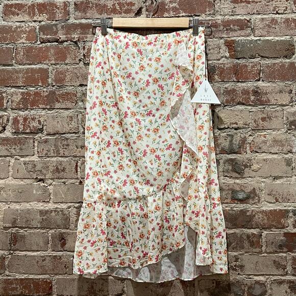lost + wander Dresses & Skirts - NEW Lost + Wander Floral Ruffle Skirt Size Small